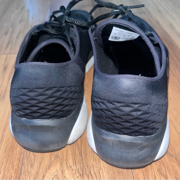 UNDER ARMOR-Black and Gray Athletic Sneakers - Picture 5 of 6